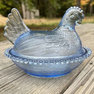 Vintage Glass Blue Hen On Nest Beaded Rim *BROKEN BEAK*